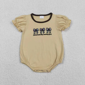 Conjuntos de Verano de 2 Piezas para Bebés y Niñas Pequeñas al por Mayor: Romper Burbuja de Manga Corta con Estampado de Camuflaje, Lazo y Letras Bordadas, y Pantalones Cortos con Volantes - Product Image 3
