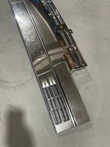 กระจังหน้าชิ้นส่วนตัวถังรถบรรทุกสำหรับ <span class=keywords><strong>Isuzu</strong></span> <span class=keywords><strong>Npr</strong></span> <span class=keywords><strong>115</strong></span> nrpr nkr 1985-1993 - Product Image 5