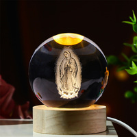 Boule de Cristal Lumineuse 3D Gravée, Sainte Boule de Verre avec Base en Bois, Globe Religieux Chrétien Catholique, Décoration Maison, Cadeau