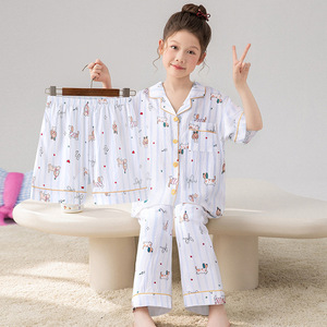 Set per Bambini Comodo con Stampa Cartoon di Ragazza Bianca e Bella - Completo Due Pezzi con Maglietta a Maniche Corte - Product Image 2
