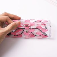 Nouveautés Étui à lunettes en plastique de marque de créateur Logo personnalisé Forme rectangulaire en plusieurs couleurs