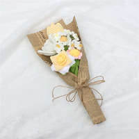Bouquet de fleurs en laine crochetée, roses, tulipes, tournesols, arrangement floral réaliste fait main pour petite amie, meilleure amie