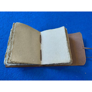Nouveau carnet organisateur en cuir véritable fait main, best-seller, avec motif Terre Mère en relief, carnet de croquis, cadeau pour la Journée de la Terre - Product Image 4