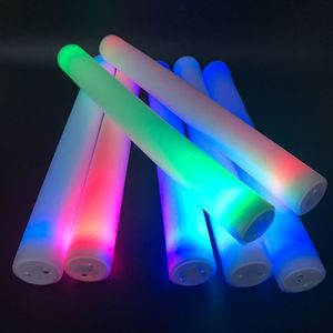 Bastoncini <span class=keywords><strong>di</strong></span> Schiuma LED Bianchi Lunghi Luminosi al Buio 2023, Bastoni Luminosi <span class=keywords><strong>per</strong></span> <span class=keywords><strong>Feste</strong></span> Musicali, Matrimoni e Compleanni - Product Image 3