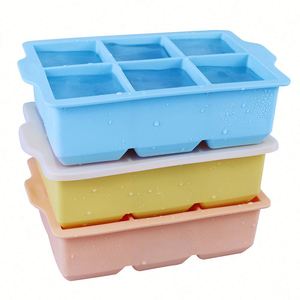 Plateau à 6 cavités avec logo personnalisé, plateaux en forme de cube, moule à glaçons en silicone de qualité alimentaire - Product Image 1