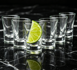Ensemble de verres à shot à fond épais de 25 ml, lot de 6 verres à shot transparents durables pour bar commercial, restaurant de sushis, vente <span class=keywords><strong>en</strong></span> <span class=keywords><strong>gros</strong></span> - Product Image 2
