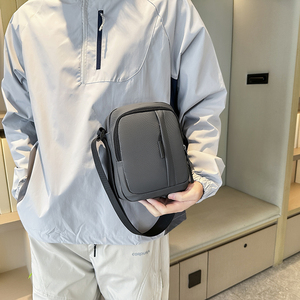 Bolso <span class=keywords><strong>Bandolera</strong></span> Mini para <span class=keywords><strong>Hombre</strong></span>, Personalizado con Logotipo, a la Moda, Casual, Ligero, para Teléfono, con Nailon Impermeable, Venta al Por Mayor - Product Image 3