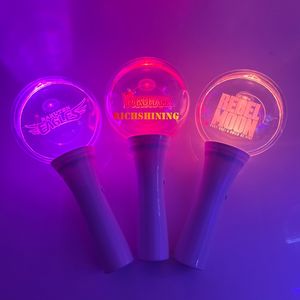 RICHSHINING 15 colores amarillo pato rosa palo de luz la llave tridimensional luz giratoria mano bola accesorios al por mayor - Product Image 6