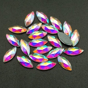 Strass thermocollants de qualité supérieure avec différentes tailles et formes pour la conception de vêtements, durables, de haute qualité, au meilleur <span class=keywords><strong>prix</strong></span> - Product Image 1