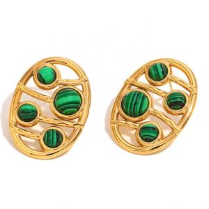 Boucles d'oreilles clous tendance géométriques rétro de style européen et américain, en acier inoxydable plaqué or 18 carats, avec turquoise, pour anniversaire - Product Image 5