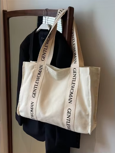 Sac fourre-tout en toile personnalisé de style féminin doux, vente en gros, écologique, réutilisable, sérigraphie, logo sur la poignée, taille personnalisée - Product Image 4