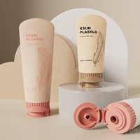 Tube contenant de crème pour les mains 30ml 50ml 100ml HDPE doux au toucher Emballage bouteilles de protection solaire à presser avec bouchon Filp
