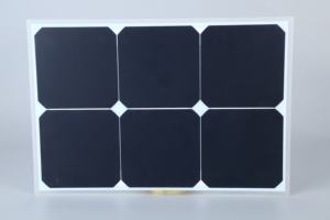 แผงโซลาร์เซลล์แบบยืดหยุ่นรูปทรงยาวแคบ 20 วัตต์ รุ่นใหม่ พลังงานแสงอาทิตย์ แถวเดียว ใช้เซลล์ Sunpower IBC กันน้ำระดับ IP67 - Product Image 4