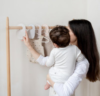 Vente chaude ensemble de 8 organisateur de placard de pépinière Durable bébé et enfant en bas âge cintre placard diviseur bébé pour bébé vêtements par taille/âge