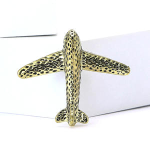 Broche élégante en alliage créatif, nouvelle mode, pour femmes, banquet, haut de gamme, cadeau de luxe léger, bijoux, manteau, cardigan, épingle à col - Product Image 3