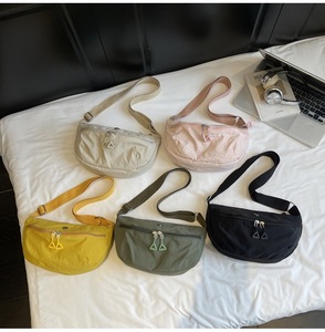 Nuevo Bolso Bandolera Estilo Coreano, Bolso de Hombro Tipo Dumpling, Bolso Pequeño de Tela para Mujer - Product Image 3