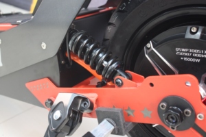 Scooter 15000W 72V avec siège, autonomie de 160 km, double moteur, puissance élevée de 10000W, moteur de 15000W offrant une vitesse et des performances explosives - Product Image 3