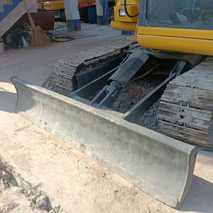 Excavatrice sur chenilles Komatsu PC60 d'occasion, modèle 2016, 6 tonnes, équipement de construction haute performance, vente d'occasion - Product Image 4