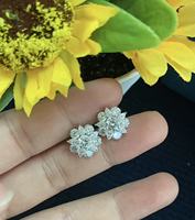 Anting-anting stud perak sterling 925 grosir, bunga berkilauan, desain sederhana, nuansa mewah, untuk wanita, sehari-hari, pernikahan, pertunangan, dan pesta