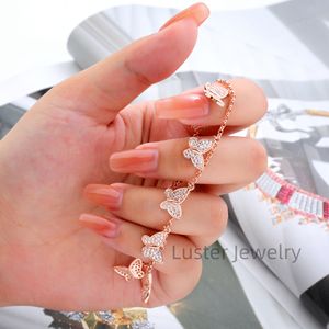 Lustre Rose Gold Plated Silver 7 pulgadas Butterfly Design 1,0mm Round Brilliant Cut Moissanite Bracelet Ajustable - Product Image 2