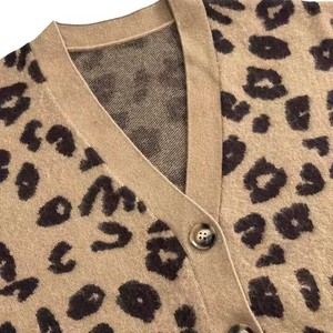 Maglione personalizzato da <span class=keywords><strong>donna</strong></span> <span class=keywords><strong>maglia</strong></span> <span class=keywords><strong>maglia</strong></span> di alta qualità con scollo a V di lana maglione Oversize vestiti alla moda con stampa a <span class=keywords><strong>maglia</strong></span> cardigan maglione leopardato - Product Image 4