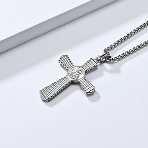 <span class=keywords><strong>Cruz</strong></span> religiosa de exorcismo de <span class=keywords><strong>San</strong></span> <span class=keywords><strong>Benito</strong></span>, collares colgantes de joyería de moda de acero inoxidable a prueba de agua sin deslustre para hombres - Product Image 4