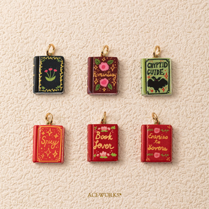 เสน่ห์ของคนรักหนังสือ |   ทองเหลืองชุบทอง 18K ลงสีด้วยมือเคลือบด้วยอีนาเมล จี้รูปหนังสือขนาดพกพา สร้อยคอ สร้อยข้อมือ อุปกรณ์ทำเครื่องประดับ - Product Image 3