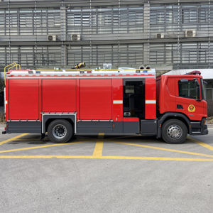 Personnalisable pour <span class=keywords><strong>Scania</strong></span> New 394HP Diesel Pumper Fire Truck 4x2 Drive Wheel avec mousse Air comprimé Rescue Tanker Operations - Product Image 1