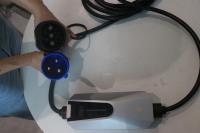 Nuevo Cargador Portátil para Vehículos Eléctricos Putainen XT 7kW 32A GB/T AC con Pantalla de 1.3 Pulgadas, Botones e Indicador Luminoso para Uso Doméstico y Comercial