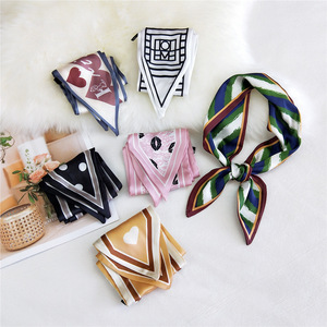 Nuova Sciarpa in Poliestere Stile Coreano con Nastri a Cuore Appuntiti, Lunga e Stretta, Multifunzionale, Versatile e Decorativa per Donne - Product Image 1