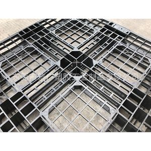 พาเลทพลาสติกสีดำ Xinguang Plastics ขนาด 1200x1000x150 มม. แบบเข้าได้สี่ทาง ลายตาราง HDPE สำหรับงานโลจิสติกส์ - Product Image 2