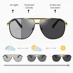 Venta al por mayor 8708 <span class=keywords><strong>gafas</strong></span> de sol <span class=keywords><strong>fotocromáticas</strong></span> de aluminio forma cuadrada gris lentes polarizadas negro gris oscuro decoloración personalizable - Product Image 5