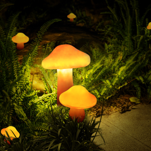 Lampe en forme de champignon luminescent simulé personnalisée, en plastique et résine durables, alimentée par énergie solaire, décorative pour l'extérieur, pour Noël - Product Image 2