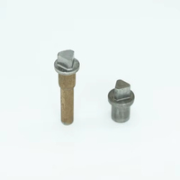 Romy Tianjia 29 Roulement à clavette triangulaire pour serrures de porte d'ascenseur, Matériau 1Cr13/AISI 410, Dimensions de la bride triangulaire formées