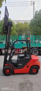 Montacargas Diésel Linde de Alto Rendimiento de 2.5t, Mástil de Dos Etapas, Tracción 4x4, Neumáticos Sólidos/Neumáticos, Usado en Construcción en Alemania - Product Image 5