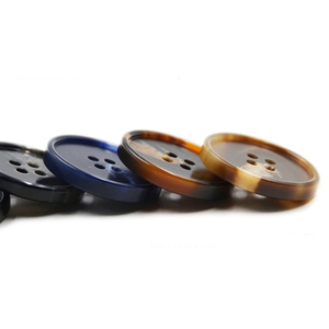 Chất lượng tốt moq nhỏ chấp nhận tùy chỉnh thực hiện bốn lỗ Vòng giả sừng nhựa người đàn ông phù hợp với nút - Product Image 5