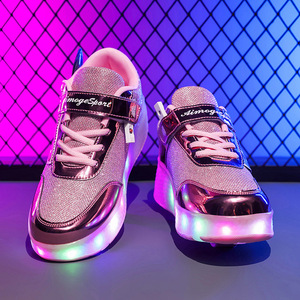 Chaussures de skate à coussin hautement élastique avec lumières colorées, baskets pour enfants actifs, chaussures à roulettes pour enfants - Product Image 6