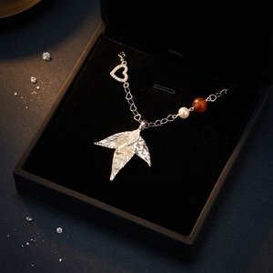Collana con Ciondolo a Foglia d'Acero 2026, Catena a Forma di Cuore, Zircone, Pietra Naturale, Perla, Placcato Argento, Perla Imitazione - Product Image 2