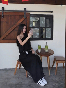 Ensemble pantalon et haut asymétrique noir à volants, sans manches, style décontracté chic, en mousseline (mélange de polyester), coupe ample, 2 pièces, respirant - Product Image 3