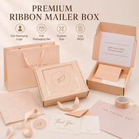 Boîte d'expédition en carton personnalisée avec logo, poignée en ruban satiné, emballage cadeau ondulé pour vêtements, cosmétiques et vente en ligne