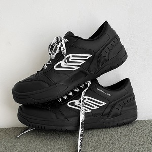 Calzado Deportivo Transpirable de Moda para Hombre y Mujer, Estilo 2026, Suelas Planas de Goma, Versátiles para Caminar y Uso Casual - Product Image 4