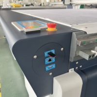 Machine de découpe à couteau vibrant CNC personnalisable Utools pour la production textile, de tapis et de cuir