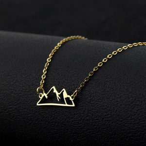 Elegante Collar Minimalista para Entusiastas del Montañismo, Selección para Mujer, Collar de Acero Inoxidable, Joyería Deportiva, Regalo - Product Image 1