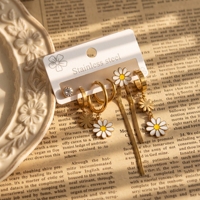 QIAOREN 14488 Pack de boucles d'oreilles pendantes en acier inoxydable émaillé motif marguerite à pompon, boucles d'oreilles créoles multi-styles dorées