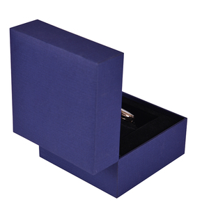 Estuche de regalo para reloj de plástico con diseño cuadrado inteligente y sencillo, caja protectora portátil, accesorios de almohada hechos a mano personalizados, OEM - Product Image 5