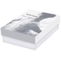 Boîtes cadeaux rigides en carton mat faites à la main de luxe avec logo personnalisé sur le couvercle et la base pour robes de mariée et sous-vêtements