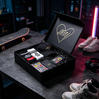Coffret Cadeau Streetwear Noir avec Casquette, Chaussettes, Coques de Téléphone, Chaussures de Skateboard, Emballage en Gros, Enveloppe d'Expédition, Ensemble Cadeau