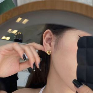 Pendientes de Plata de Ley 925 con Diseño Minimalista Dylam, Joyería Fina para Mujer, Forma de Corazón con Superficie Ancha Cóncava-Convexa Irregular - Product Image 3
