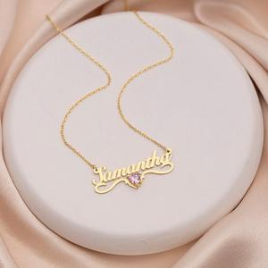 Regalo di San Valentino per Donne: Collana <span class=keywords><strong>con</strong></span> Ciondolo a Farfalla Personalizzato in Acciaio Inox <span class=keywords><strong>con</strong></span> <span class=keywords><strong>Nome</strong></span> Inserito e Zirconi, <span class=keywords><strong>Catena</strong></span> Figaro alla Moda - Product Image 3