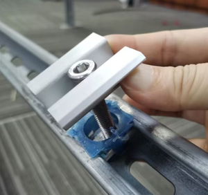 Abrazaderas Centrales/Finales para Paneles Solares de 30/35mm, Compatibles con Sistemas de Rieles de Acero, Instalación en China, Garantía de 10 Años, Trip <span class=keywords><strong>Solar</strong></span> TP-C, Garantía de 25 Años - Product Image 5